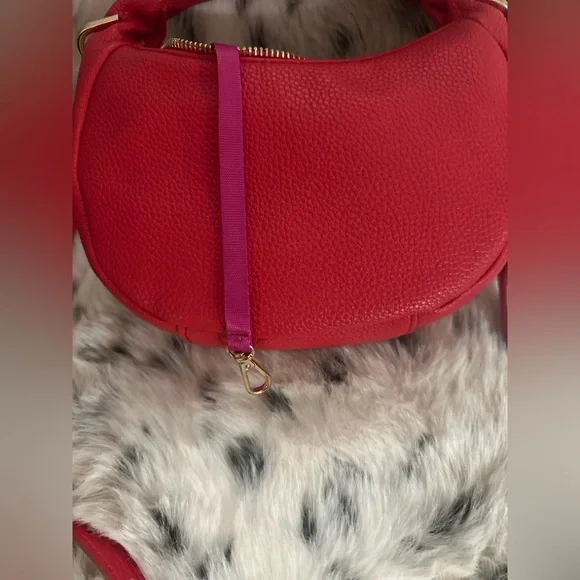 NWT On 34th Small Crescent Crossbody Purse - Picture 4 of 8